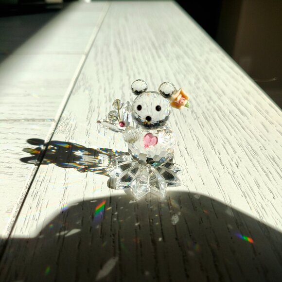Miniature Crystal Bear Figurine With Heart, Flower, and Butterfly - Beautiful - Picture 2 of 10